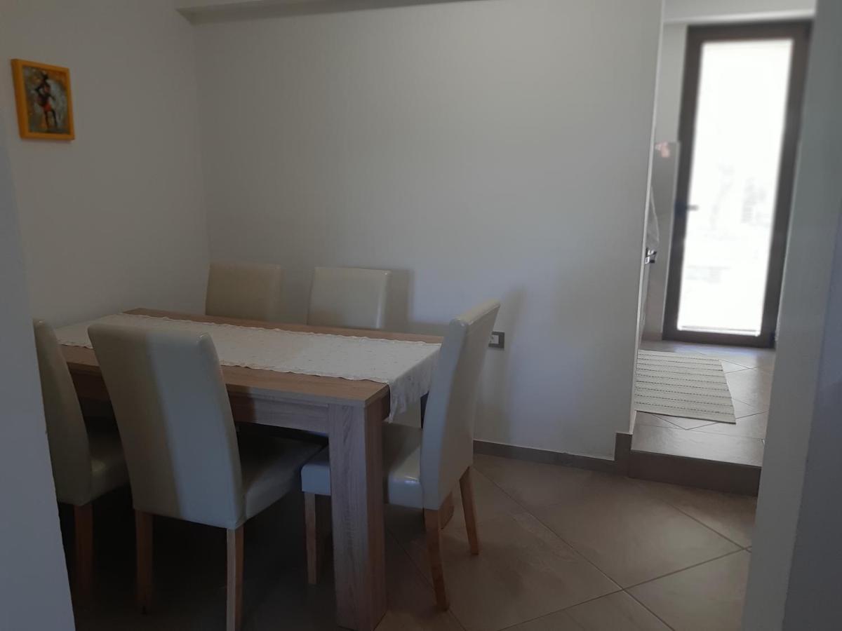 Apartman Oliver Novigrad Istria Exterior foto